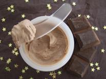 Cr&egrave;me de soin gourmande en Mousse Chocolat&eacute;e visage et corps