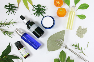 solution naturelles et ingrédients indispensables pour lutter contre les imperfections des peaux à problèmes