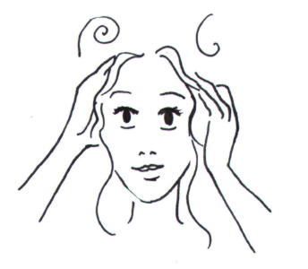 Exfoliez de temps en temps pour libérer le cuir chevelu des impuretés et faciliter la pousse des cheveux