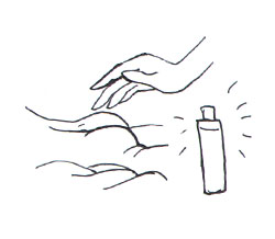 Après la douche, appliquez un soin nourrissant et hydratant pour préserver la peau délicate de bébé