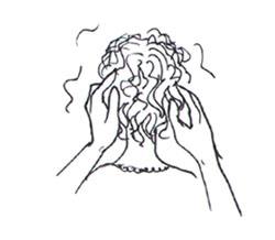 Massez le cuir chevelu pour stimuler les glandes sébacées et prendre soin des cheveux secs de vos enfants