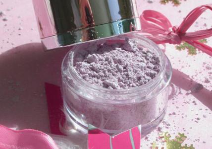 Recette Poudre de fée scintillante à la myrtille pour le bain