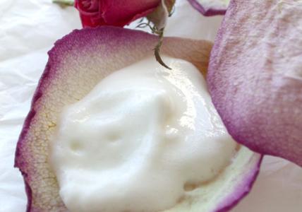 Recette Sérum lissant contour des lèvres à la Rose 