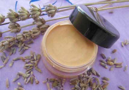 Recette Correcteur imperfections et estompeur de cernes à la Lavande