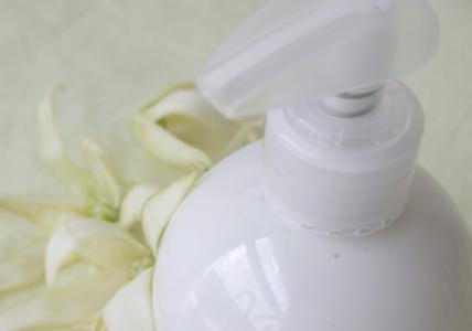 Recette Lait corps satinant à l'Ylang-Ylang 