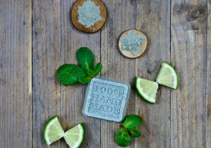 Recette Savon Argiles & Menthe verte purifiantes pour les peaux à imperfections