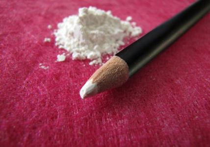 Recette Crayon blanc pour les ongles French Manucure