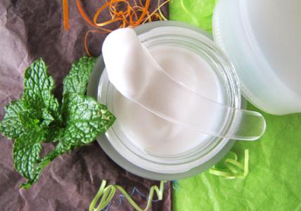 Recette Crème visage peaux grasses aux actifs biomimétiques désaltérants