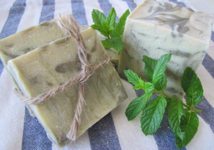 Recette Pain de savon marbré "tonifiant" Menthe & Patchouli