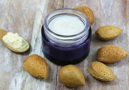 Recette Crème démaquillante Amande & Mélisse pour peaux sèches