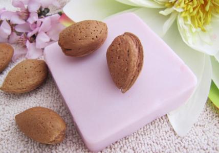 Recette Savon ayurvédique "peau de bébé" Amande & Lotus sacré