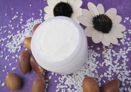 Recette Crème visage pour peaux sèches à l'Urée