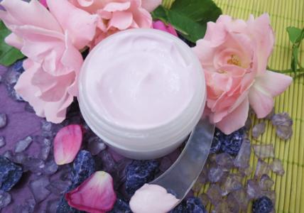 Recette Crème jeunesse Rose & Violette pour peaux sèches et sensibles