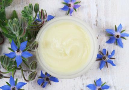 Recette Crème précieuse jeunesse aux fleurs bleues