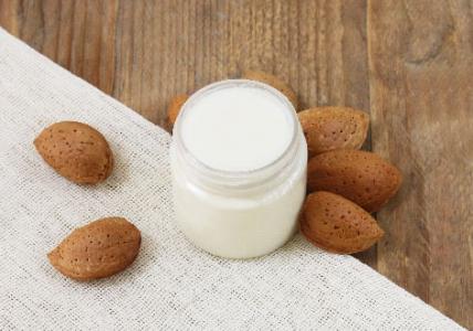 Recette Baume mains & lèvres au beurre d'Amande nutritif