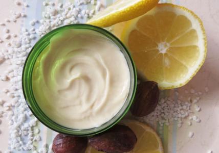 Recette Baume végétal "Nutrition et démêlage" au Karité & Citron