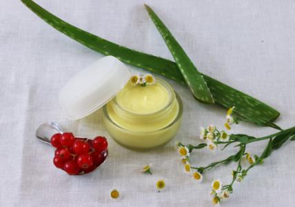 Recette Crème visage "Douceur de camomille" pour peaux délicates