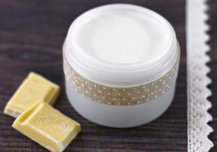 Recette Masque visage "Peau neuve" au Cacao blanc