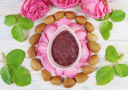 Recette Gommage à la Rose bienfaisante pour le visage