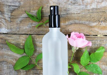 Recette Brume micellaire jeunesse à l'eau de rose
