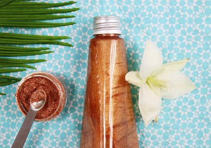 huile corps scintillante