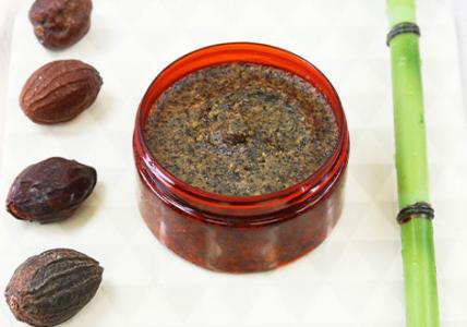 Recette Gommage corps drainant à l'extrait de Caféine