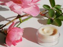 Crème légère à la Rose et à la Violette