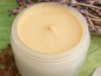 Crème soin des vergetures aux extraits Centella & Tépezcohuite réparateurs