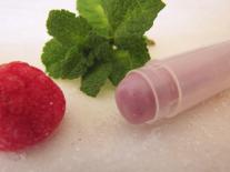 Stick pour les lèvres au menthol repulpant effet Glaçon