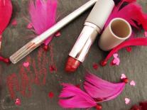 Rouge à lèvres à la fraise des bois et son crayon à lèvres assorti