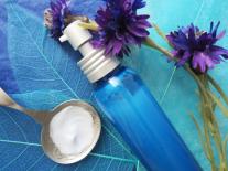 Soin visage peaux délicates au Bleuet