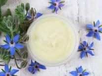 Crème précieuse jeunesse aux fleurs bleues