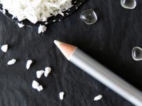 Crayon contour des lèvres universel, perfecteur et anti-filage