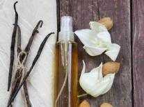 Huile démaquillante Amande douce & Vanille