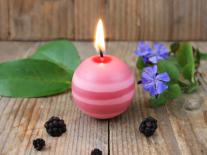Bougie boule exquise aux fruits rouges