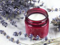 Crème bienfaisante pour les mains à la lavande