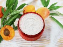 Crème exfoliante aux noyaux d'Abricot visage & corps