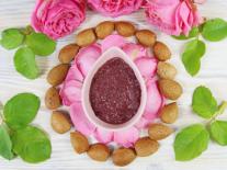 Gommage à la Rose bienfaisante pour le visage