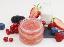 Gommage pour les pieds aux fruits rouges