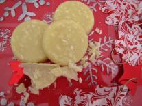 Palets de chocolat blanc « maison » à la noix de coco