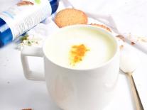 Golden latte à la cannelle