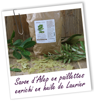 Paillettes de Savon d'Alep enrichi en huile de baies de Laurier Aroma-Zone