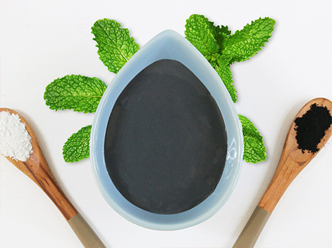 Masque peeling détox au Charbon