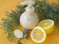 Lait végétal tonique pour le corps au Cyprès